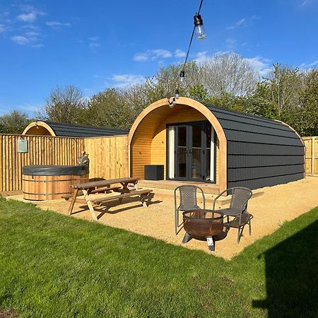 Lois' Pod With Hot Tub, Near Airport Hotell Bristol Eksteriør bilde